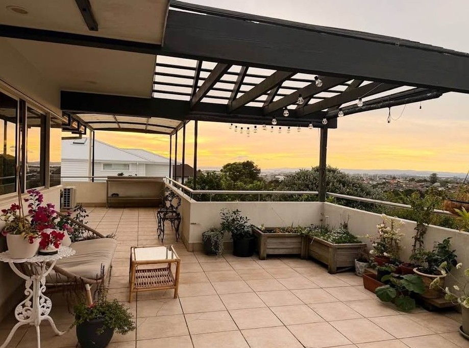 For rent, 4 beds 3 baths house with double garage, available 17th August, 18 Ewhurst Place, Goodwood Heights, Auckland