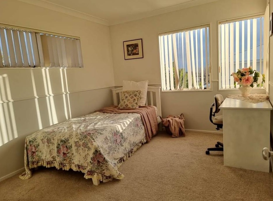 For rent, 4 beds 3 baths house with double garage, available 17th August, 18 Ewhurst Place, Goodwood Heights, Auckland