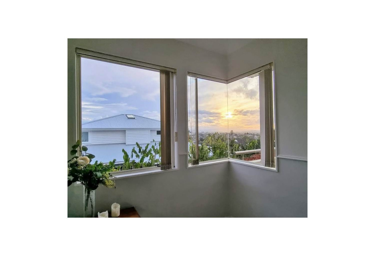 For rent, 4 beds 3 baths house with double garage, available 17th August, 18 Ewhurst Place, Goodwood Heights, Auckland