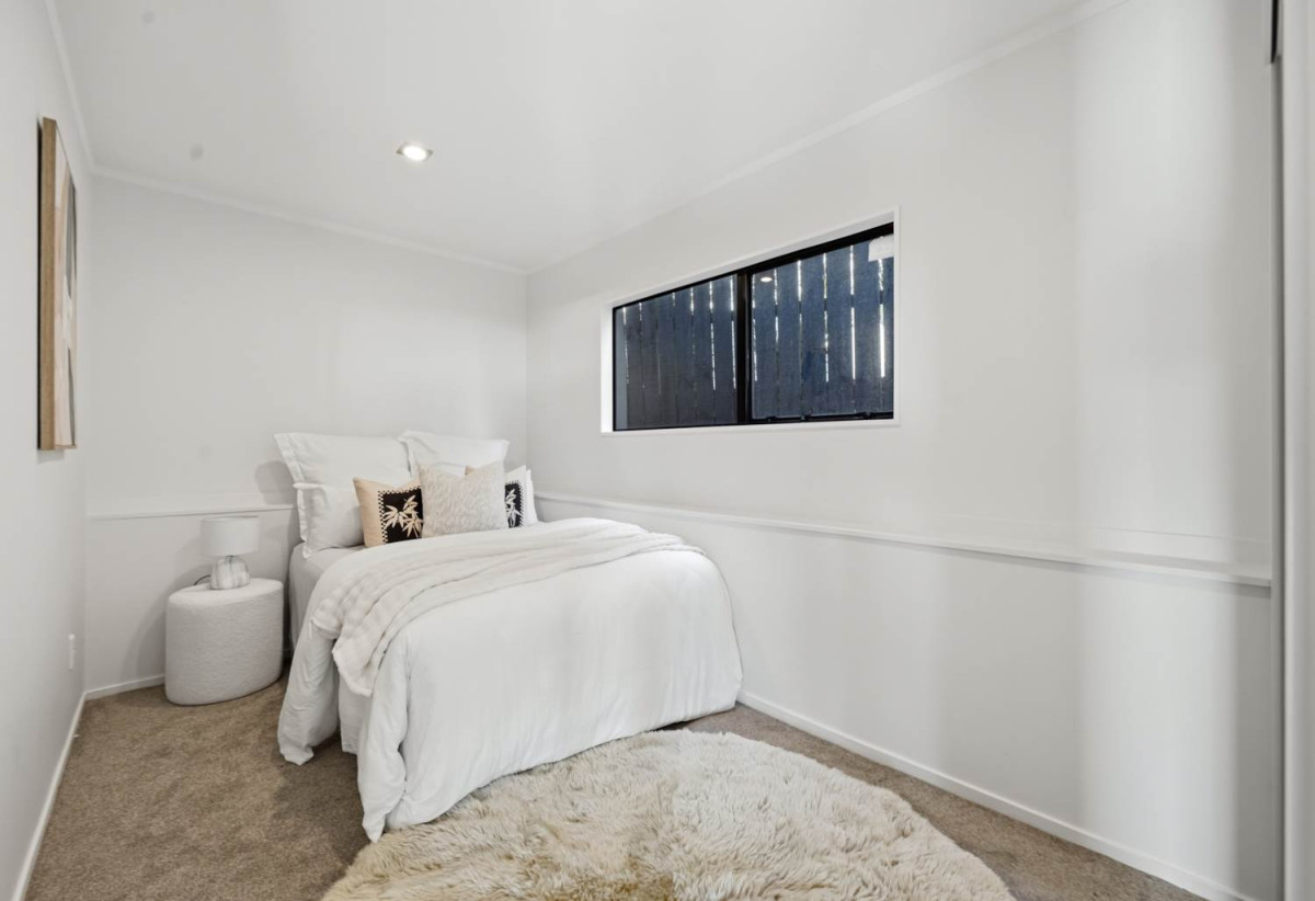 Renovated 4 beds 2 baths house with carports, Close to beaches, Howick Village and local amenities, Zoned for Cockle Bay School, Somerville Intermediate & Howick College, 2/5 View Road, Shelly Park, Auckland