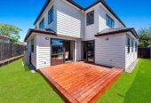 6 beds 3.5 baths house with garage, 2 beds 1 bath ground floor, close to schools, Manurewa town centre, Auckland Botanic Gardens, 0.4 km to Randwick Park School, 1 km to Alfriston College, 38A Hyperion Drive, Randwick Park, Auckland