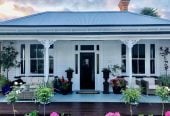 Opposite Mount Richmond playground, 858m2 soner site with RC Applied for 7 Lots, 3 beds 2 baths house with standalone garage, Just minutes from Sylvia Park Shopping Centre and New Zealand’s flagship IKEA store, 0.5 km to Otahuhu Intermediate, 1.2 km to Panama Road School, 654 Mount Wellington Highway, Mt Wellington, Auckland
