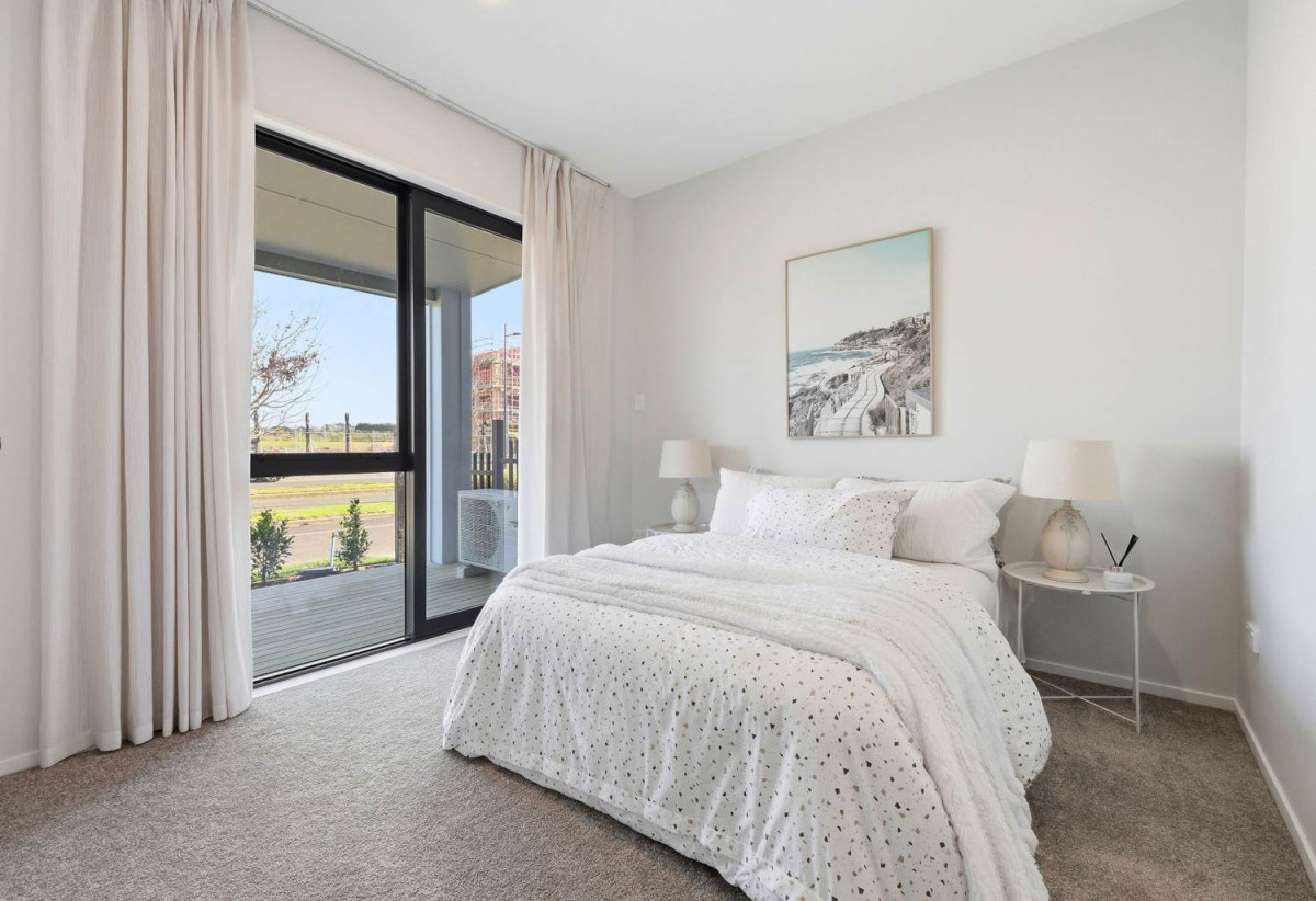 178m2 Freehold 5 beds (3 ensuites) 4 baths home with car park, close to local shops, schools, motorway access, 7/157 Bremner Road, Karaka, Auckland
