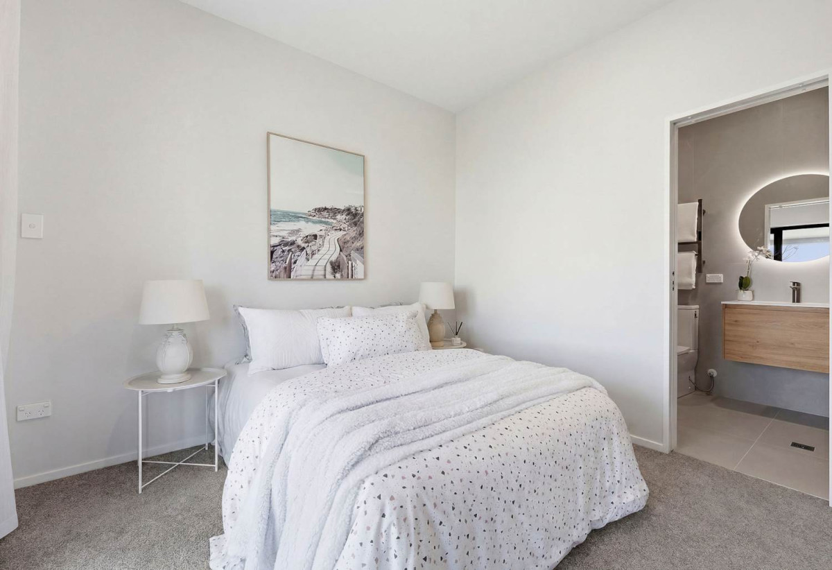 178m2 Freehold 5 beds (3 ensuites) 4 baths home with car park, close to local shops, schools, motorway access, 6/157 Bremner Road, Karaka, Auckland