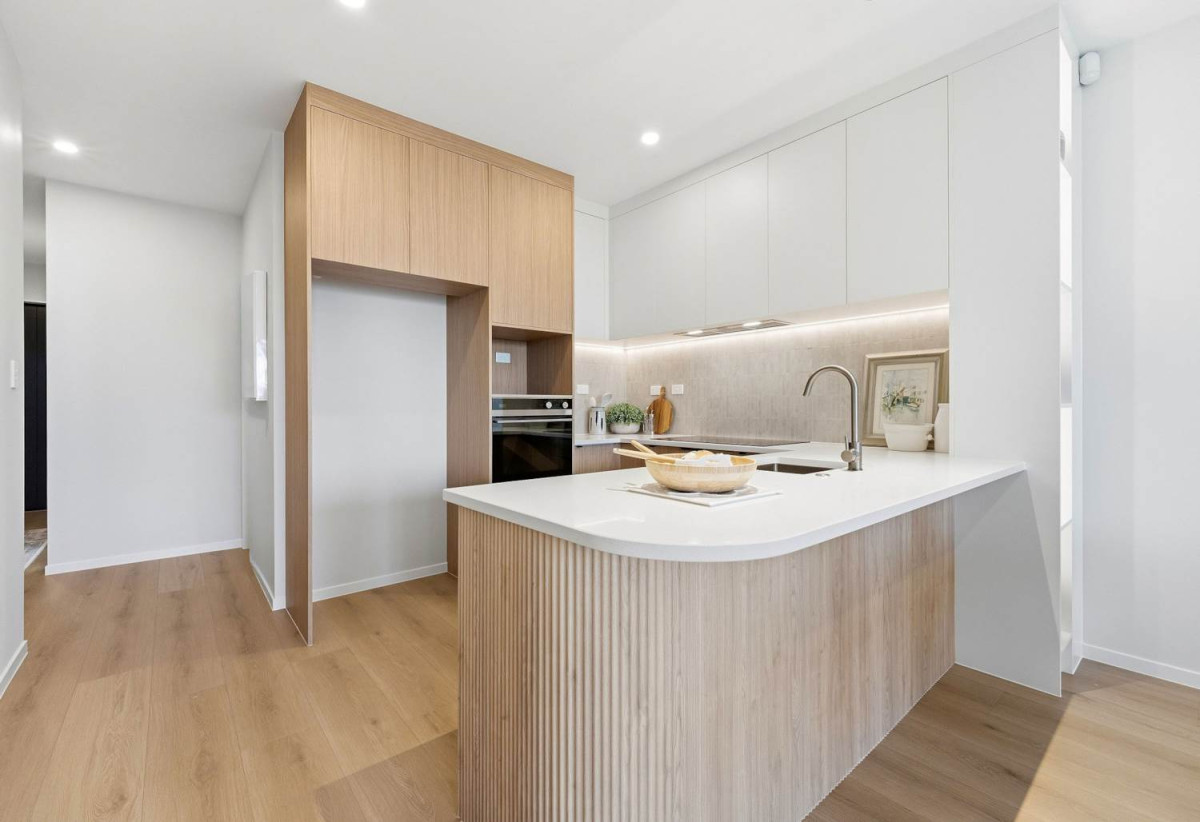 178m2 Freehold 5 beds (3 ensuites) 4 baths home with car park, close to local shops, schools, motorway access, 7/157 Bremner Road, Karaka, Auckland