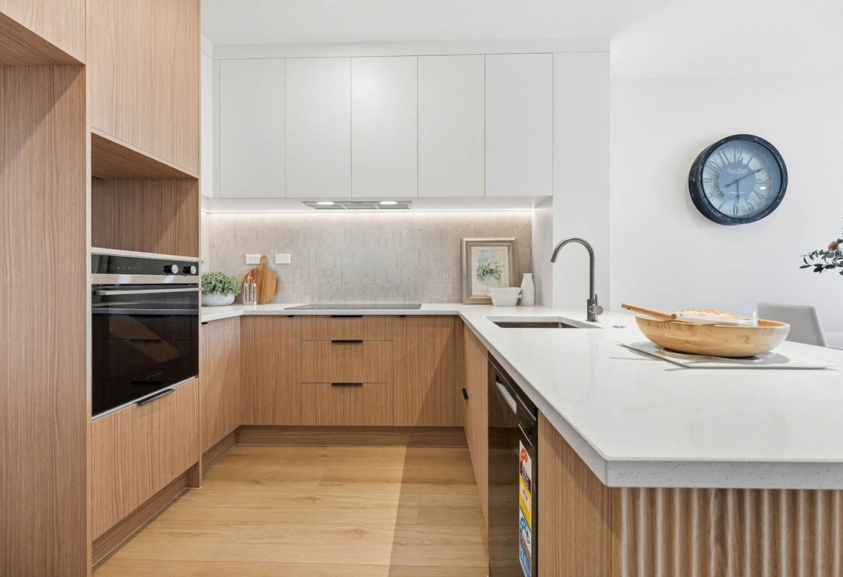 178m2 Freehold 5 beds (3 ensuites) 4 baths home with car park, close to local shops, schools, motorway access, 6/157 Bremner Road, Karaka, Auckland