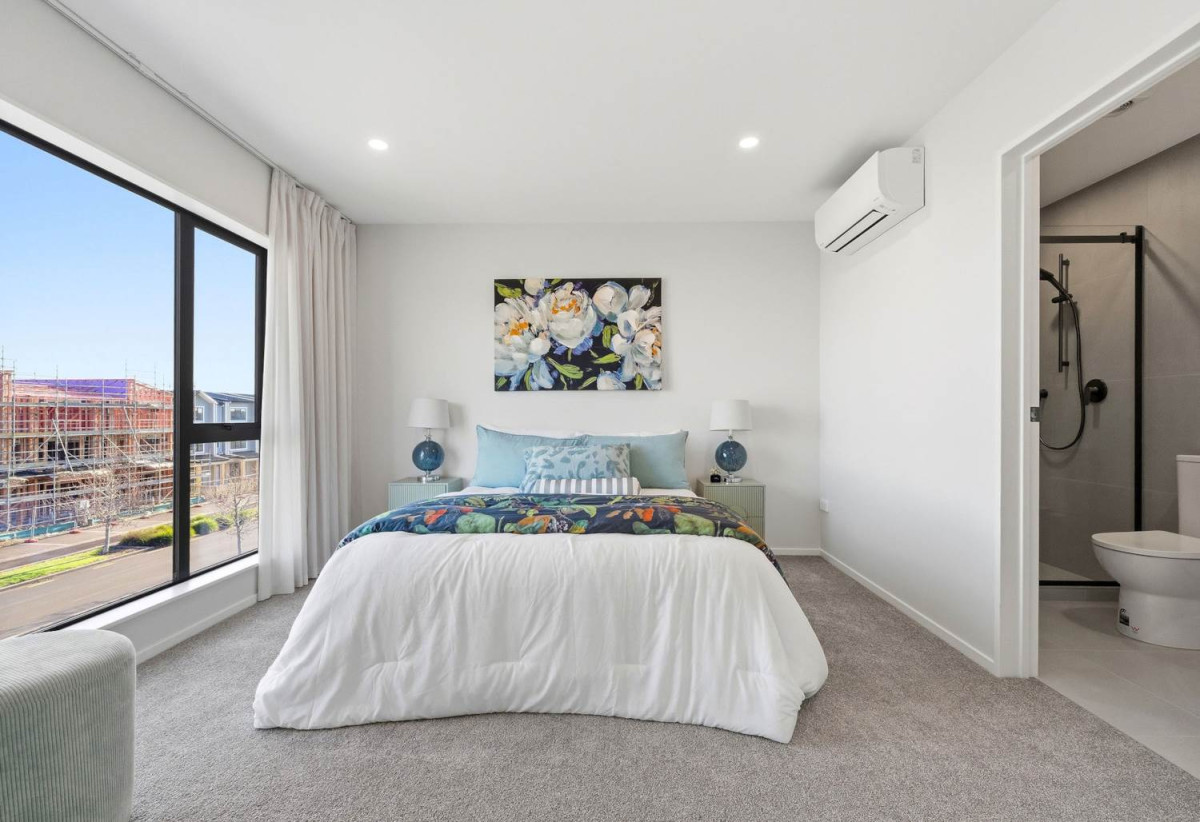 178m2 Freehold 5 beds (3 ensuites) 4 baths home with car park, close to local shops, schools, motorway access, 6/157 Bremner Road, Karaka, Auckland