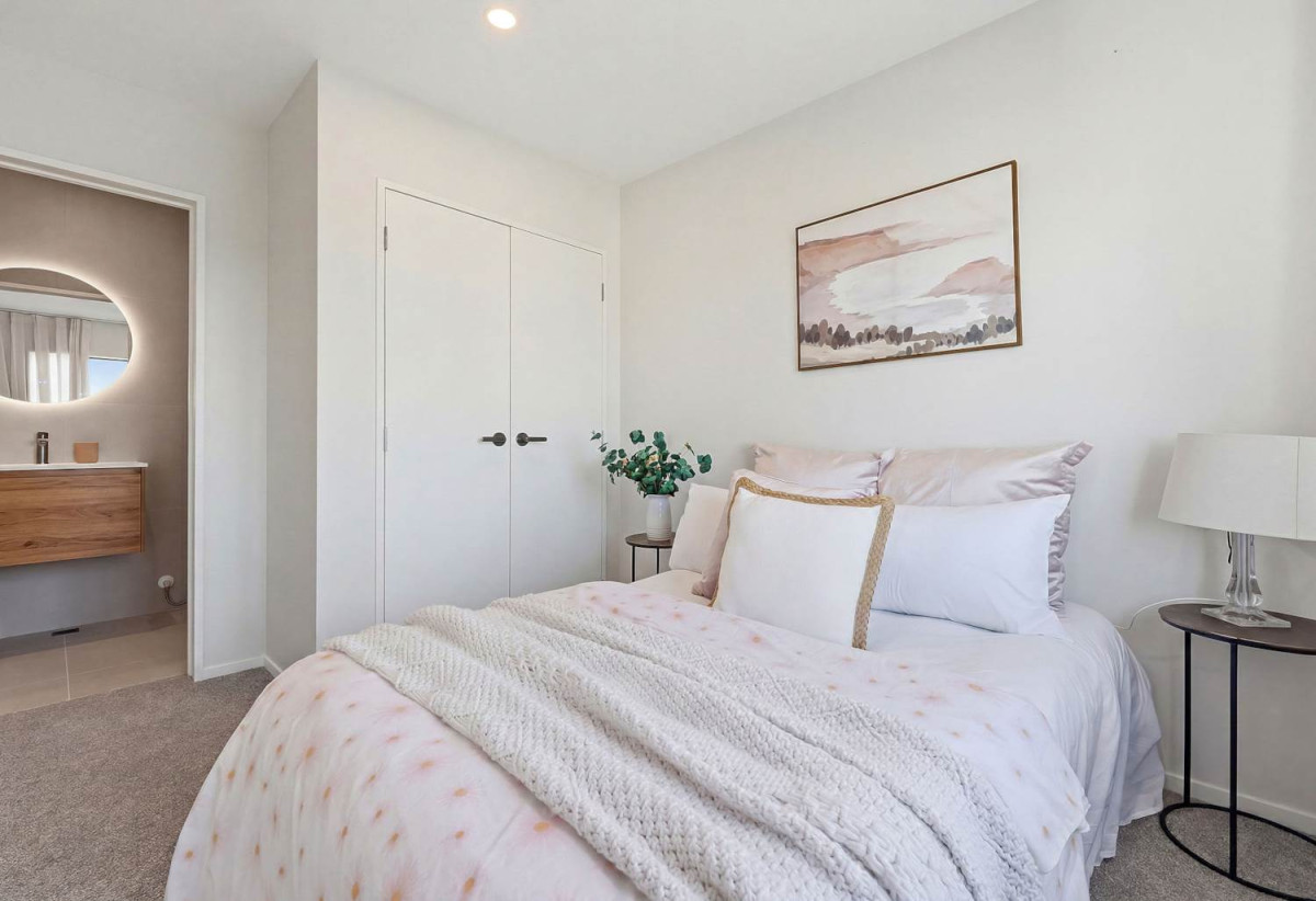 178m2 Freehold 5 beds (3 ensuites) 4 baths home with car park, close to local shops, schools, motorway access, 6/157 Bremner Road, Karaka, Auckland