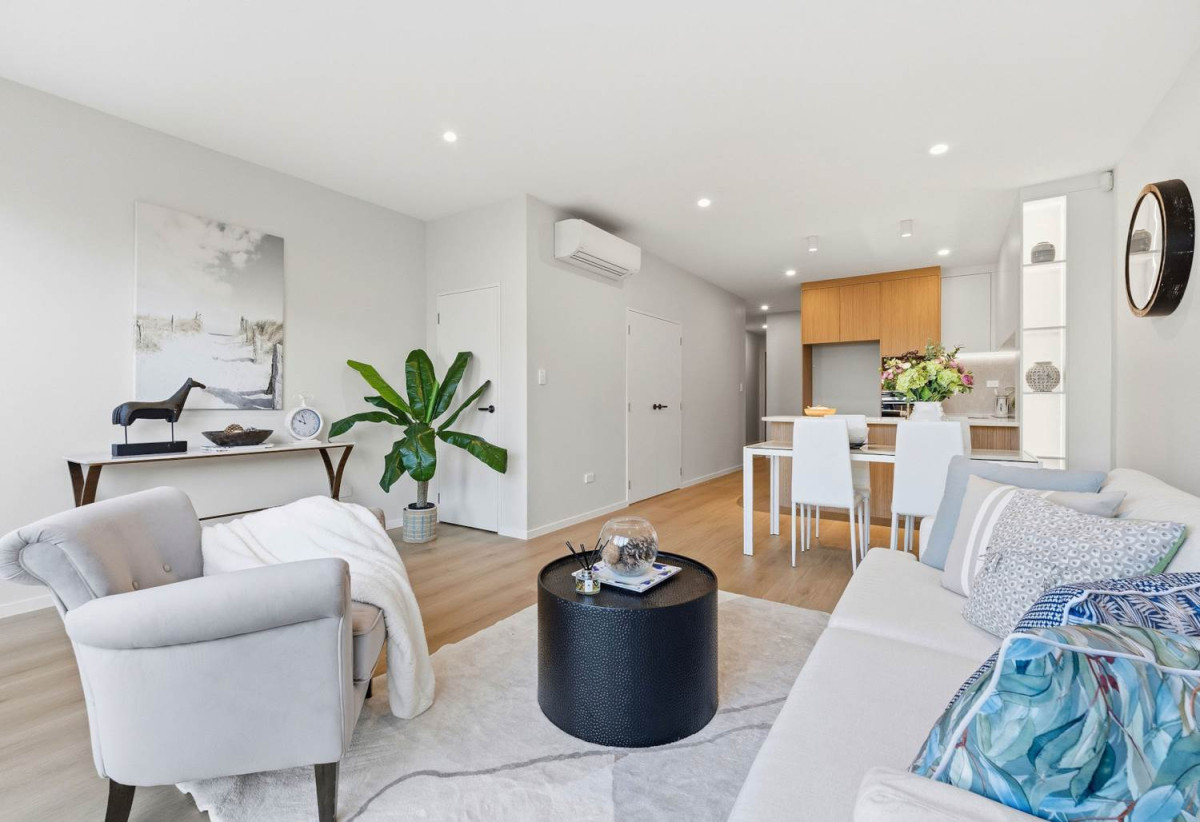 178m2 Freehold 5 beds (3 ensuites) 4 baths home with car park, close to local shops, schools, motorway access, 6/157 Bremner Road, Karaka, Auckland