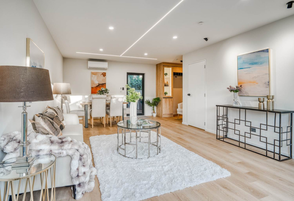 3 beds 2.5 baths home with garage, within walking distance of Pak’nSave Mt Albert, close to Mt Albert Domain, Mt Albert Aquatic Centre. motorway access, 0.6 km to Owairaka District School, 38 Ennismore Road, Mt Albert, Auckland