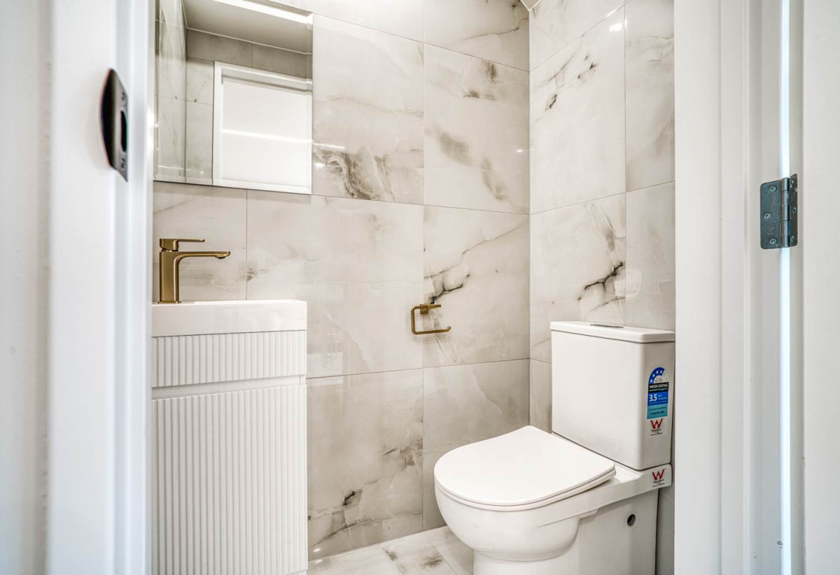 3 beds 2.5 baths home with garage, within walking distance of Pak’nSave Mt Albert, close to Mt Albert Domain, Mt Albert Aquatic Centre. motorway access, 0.6 km to Owairaka District School, 38 Ennismore Road, Mt Albert, Auckland
