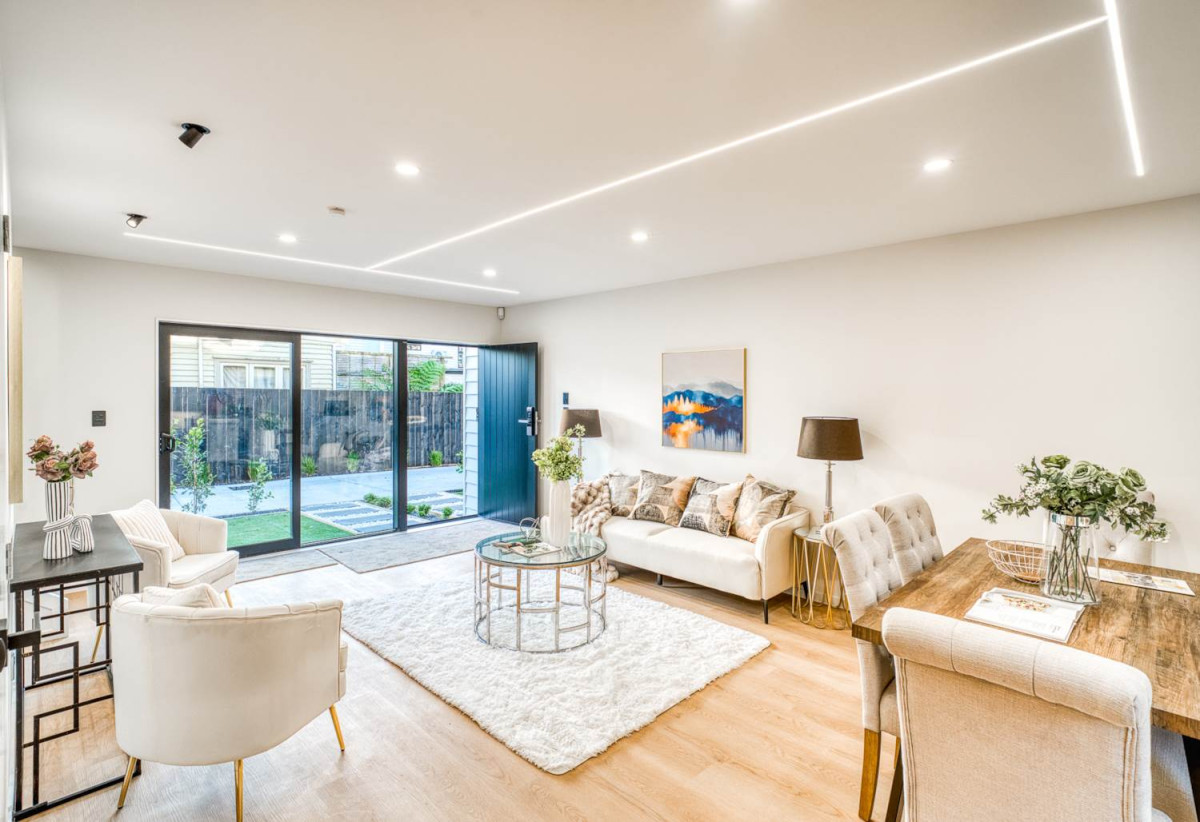 3 beds 2.5 baths home with garage, within walking distance of Pak’nSave Mt Albert, close to Mt Albert Domain, Mt Albert Aquatic Centre. motorway access, 0.6 km to Owairaka District School, 38 Ennismore Road, Mt Albert, Auckland