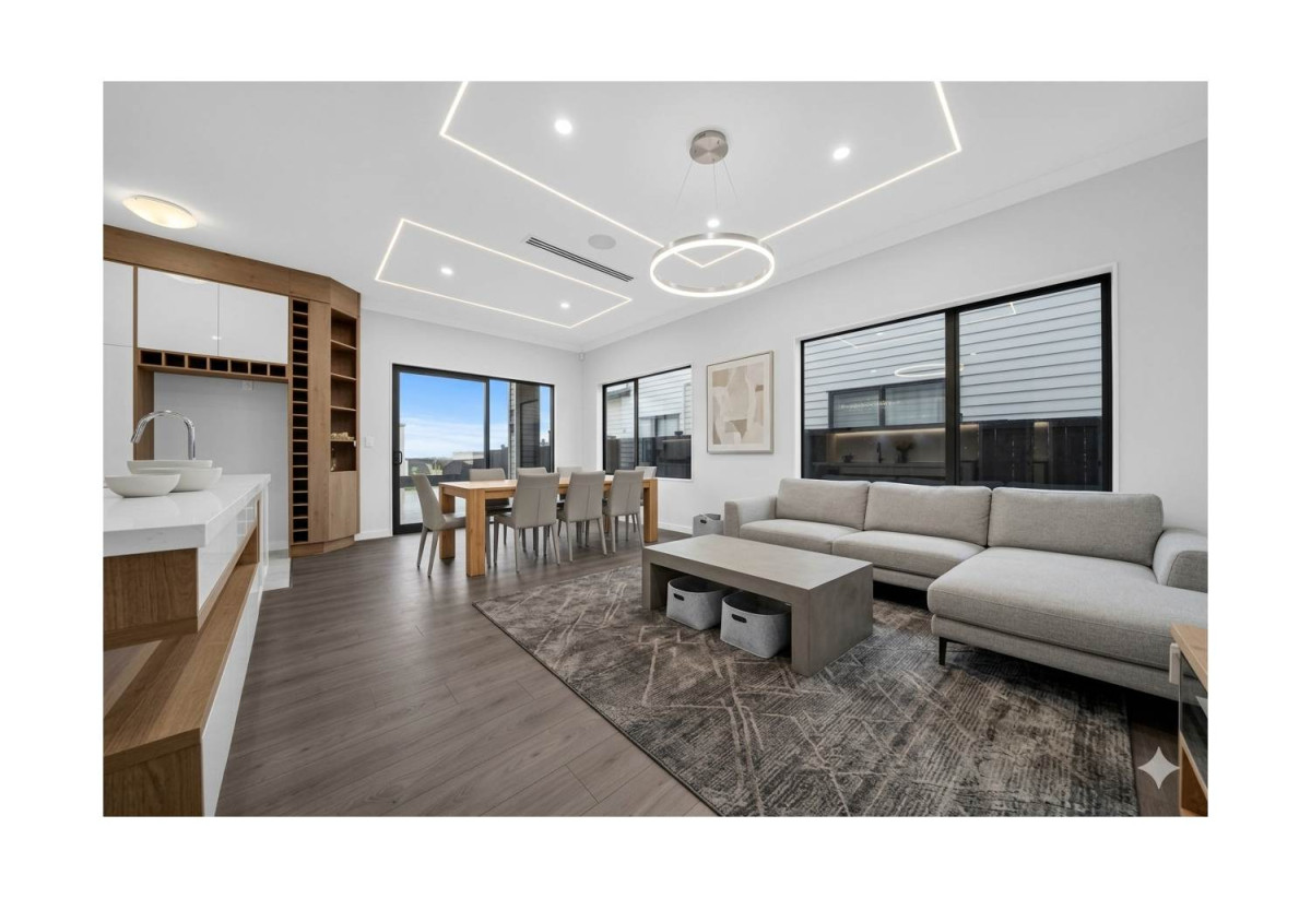 445m2 section, Brandnew 8 beds (6 ensuites) 7.5 baths house with double garage and 2 beds 1 bath granny, close to schools, Ormiston shopping centre, 0.7 km to Mission Heights Junior College, 0.9 km to Mission Heights Primary School, 1.5 km to Ormiston Senior College, 13 Mill Hill Close, Flat Bush, Auckland