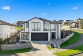 319m2 Standalone 5 beds (1 ensuite) 4 baths house with double garage on 555m2 section, close to schools, motorway access, Orewa Beach, Silverdale Shopping Mall, 0.3 km to Nukumea School, 2 km to Orewa College, 18 Takurua Terrace, Orewa, Auckland