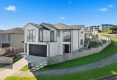 319m2 Standalone 5 beds (1 ensuite) 4 baths house with double garage on 555m2 section, close to schools, motorway access, Orewa Beach, Silverdale Shopping Mall, 0.3 km to Nukumea School, 2 km to Orewa College, 18 Takurua Terrace, Orewa, Auckland