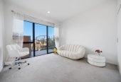 319m2 Standalone 5 beds (1 ensuite) 4 baths house with double garage on 555m2 section, close to schools, motorway access, Orewa Beach, Silverdale Shopping Mall, 0.3 km to Nukumea School, 2 km to Orewa College, 18 Takurua Terrace, Orewa, Auckland