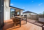 319m2 Standalone 5 beds (1 ensuite) 4 baths house with double garage on 555m2 section, close to schools, motorway access, Orewa Beach, Silverdale Shopping Mall, 0.3 km to Nukumea School, 2 km to Orewa College, 18 Takurua Terrace, Orewa, Auckland