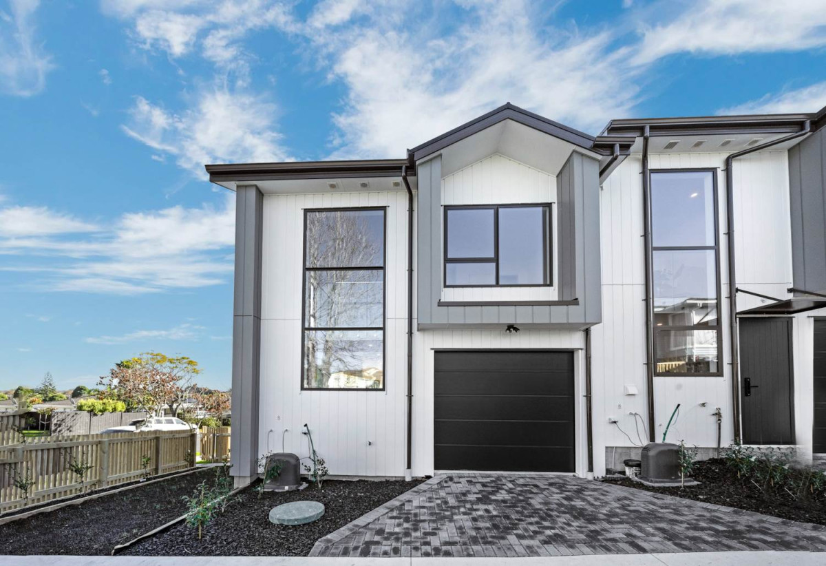 Brandnew 3 beds 2.5 baths home with garage, close to schools, beaches, Highland Park shopping centre, 0.4 km to Macleans Primary School, 1 km to Pakuranga College and Howick Intermediate, Lots 1-4/1 Pauline Place, Bucklands Beach, Auckland