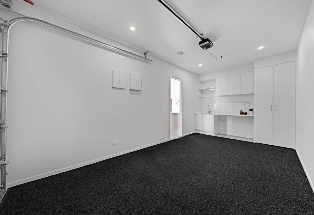 Brandnew 3 beds 2.5 baths home with garage, close to schools, beaches, Highland Park shopping centre, 0.4 km to Macleans Primary School, 1 km to Pakuranga College and Howick Intermediate, Lots 1-4/1 Pauline Place, Bucklands Beach, Auckland