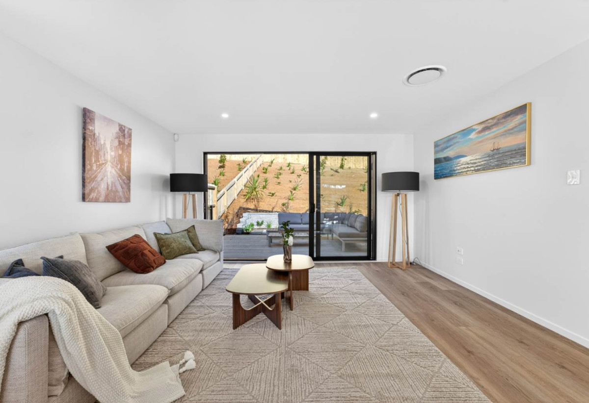 587m2 section, 227m2 Brandnew standalone 5 beds (1 ensuite) 3 baths house with double garage and big backyard, 3 beds 1 bath ground floor, move-in ready, close to schools, shops, beach, motorway access, 0.5 km to Nukumea School, 2 km to Orewa College, 242E West Hoe Heights, Orewa, Auckland