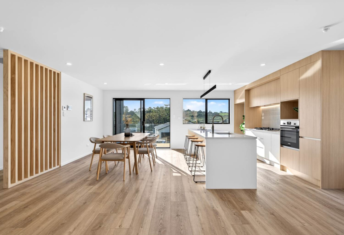 587m2 section, 227m2 Brandnew standalone 5 beds (1 ensuite) 3 baths house with double garage and big backyard, 3 beds 1 bath ground floor, move-in ready, close to schools, shops, beach, motorway access, 0.5 km to Nukumea School, 2 km to Orewa College, 242E West Hoe Heights, Orewa, Auckland