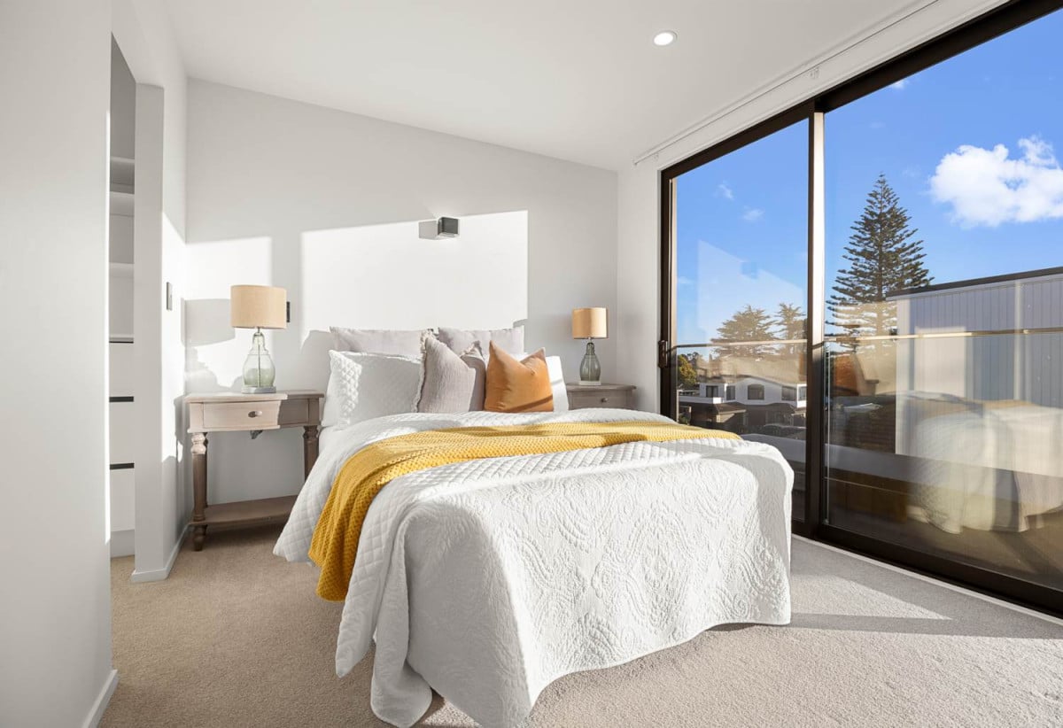 Freehold 4 beds 2.5 baths home with car park, 1 ensuite and 1 semi-ensuite, close to local shops, motorway access, 0.3 km to Stanhope Road School, 387D Ellerslie-Panmure Highway, Mt Wellington, Auckland