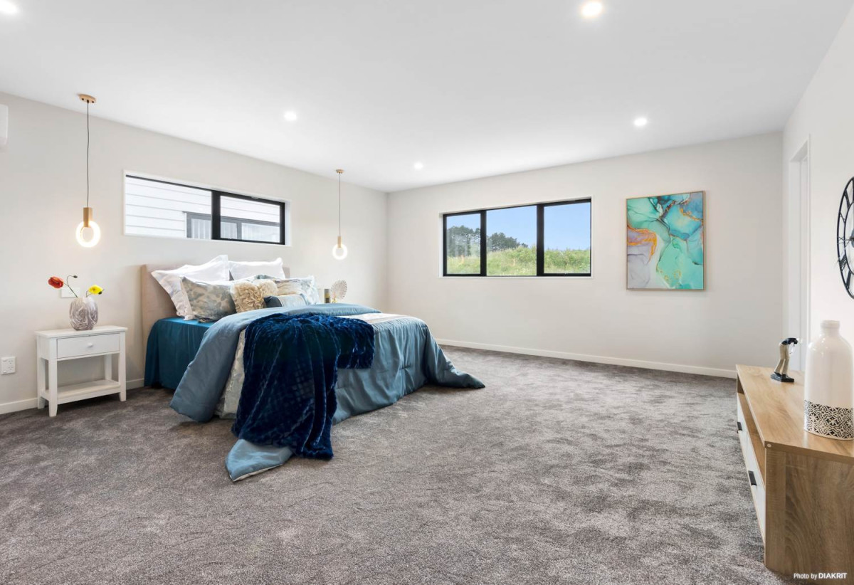 For rent, Ormiston Junior and Senior College zone, 2 Kitchens, 5 beds (2 ensuites) 4.5 baths house with garage and 1 bed 1 bath granny, available 6th July, 68 Rashni Road, Flat Bush, Auckland
