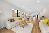 For rent, Ormiston Junior and Senior College zone, 2 Kitchens, 5 beds (2 ensuites) 4.5 baths house with garage and 1 bed 1 bath granny, available 6th July, 68 Rashni Road, Flat Bush, Auckland