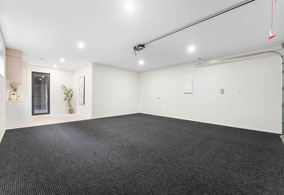 587m2 section, 227m2 Brandnew standalone 5 beds (1 ensuite) 3 baths house with double garage and big backyard, 3 beds 1 bath ground floor, move-in ready, close to schools, shops, beach, motorway access, 0.5 km to Nukumea School, 2 km to Orewa College, 242E West Hoe Heights, Orewa, Auckland