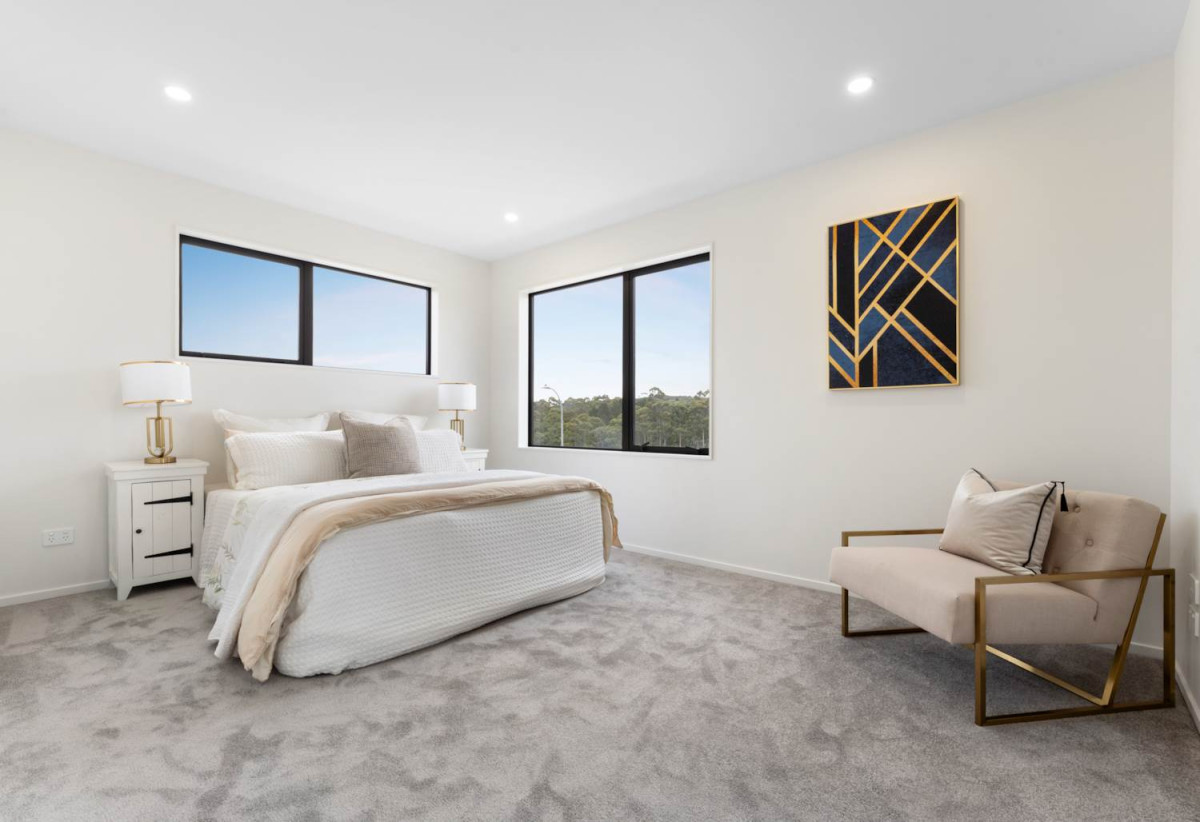 587m2 section, 227m2 Brandnew standalone 5 beds (1 ensuite) 3 baths house with double garage and big backyard, 3 beds 1 bath ground floor, move-in ready, close to schools, shops, beach, motorway access, 0.5 km to Nukumea School, 2 km to Orewa College, 242E West Hoe Heights, Orewa, Auckland