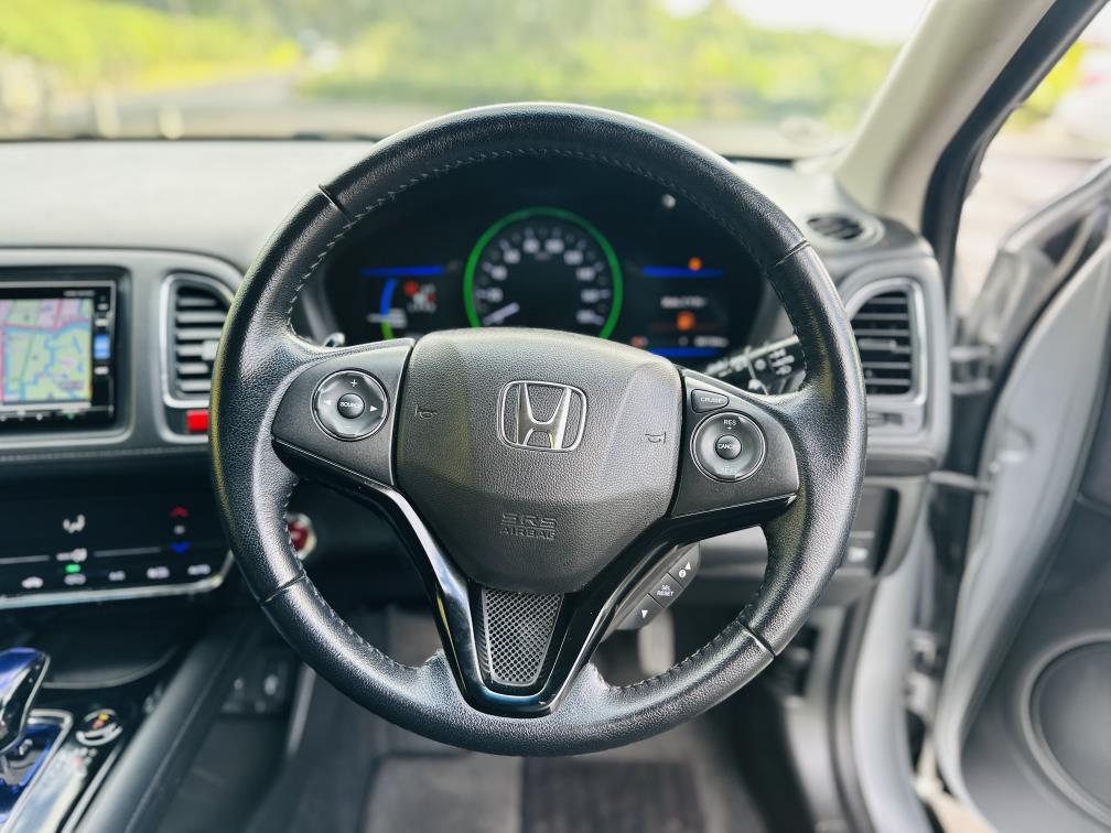 2015 Honda Vezel SPORTS HYBRID !! RV/SUV Tiptronic, 5 seats, Silver, New Import, Hybrid, 1,500 cc, 41,162 km