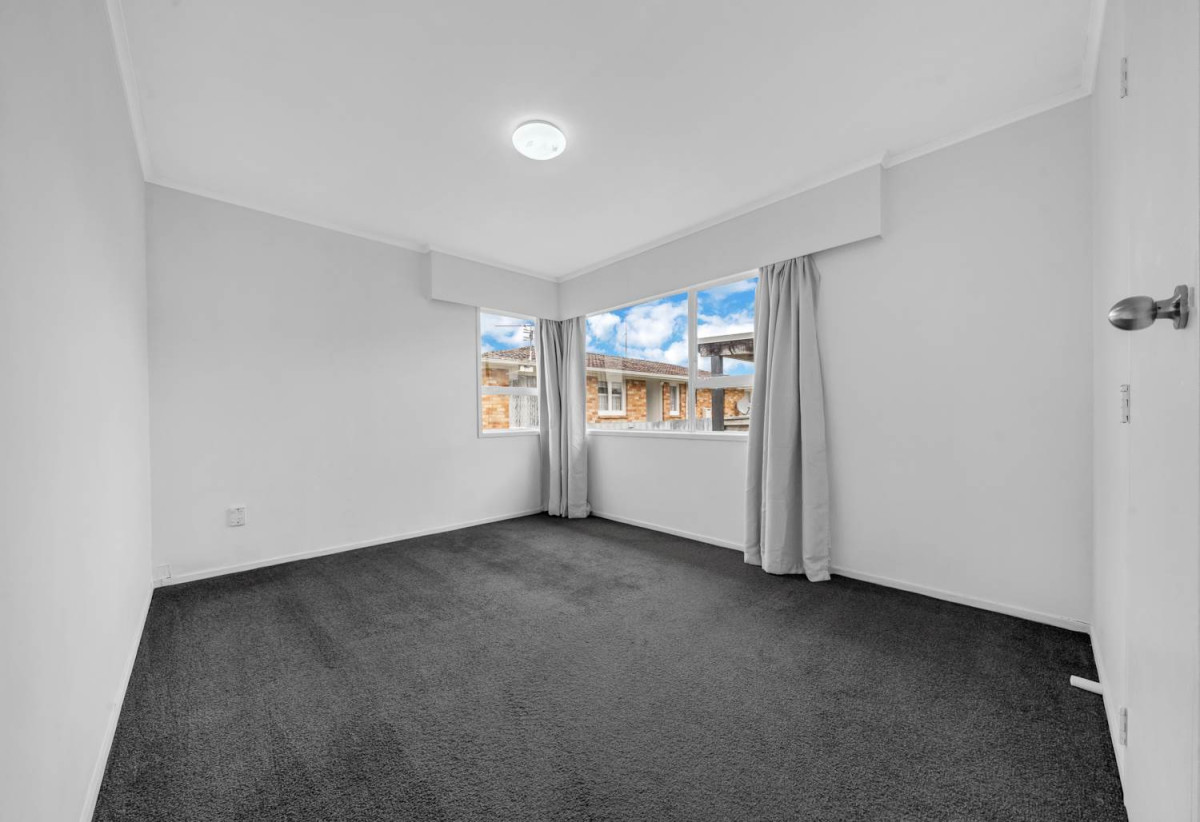 499m2 section, 3 beds 1 bath house with carport, close to schools Manurewa town centre, 0.6 km to Manurewa Intermediate, 0.8 km to Manurewa West School, 0.9 km to Manurewa High School, 31B Jellicoe Road, Manurewa, Auckland