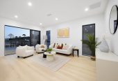 4 beds 2 baths house with garage, close to Silverdale Shopping Centre, motorway access, 10 Moko Road, Orewa, Auckland