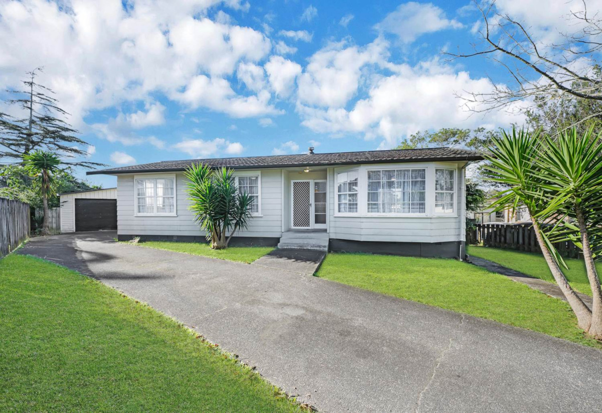 827m2 section, 3 beds 1 bath house with standalone garage, close to schools, seaside reserve, shops, motorway access, 0.5 km to Leabank School and James Cook High School, 1.6 km to Manurewa Intermediate, 27 Astor Place, Manurewa, Auckland