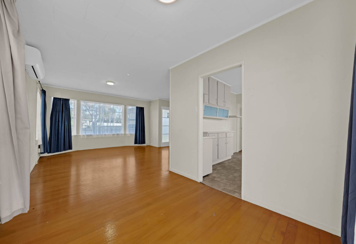 827m2 section, 3 beds 1 bath house with standalone garage, close to schools, seaside reserve, shops, motorway access, 0.5 km to Leabank School and James Cook High School, 1.6 km to Manurewa Intermediate, 27 Astor Place, Manurewa, Auckland