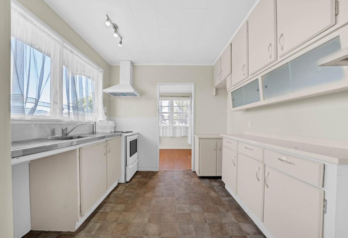 827m2 section, 3 beds 1 bath house with standalone garage, close to schools, seaside reserve, shops, motorway access, 0.5 km to Leabank School and James Cook High School, 1.6 km to Manurewa Intermediate, 27 Astor Place, Manurewa, Auckland