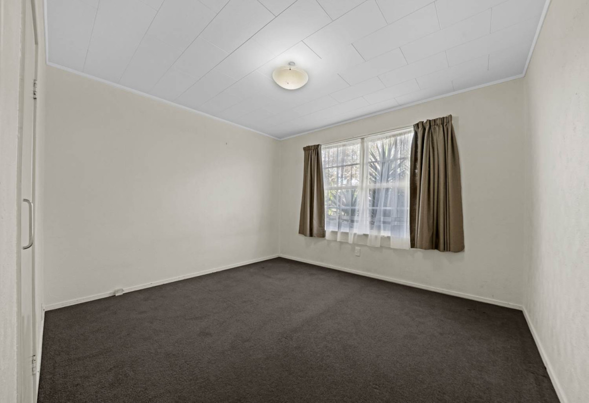827m2 section, 3 beds 1 bath house with standalone garage, close to schools, seaside reserve, shops, motorway access, 0.5 km to Leabank School and James Cook High School, 1.6 km to Manurewa Intermediate, 27 Astor Place, Manurewa, Auckland