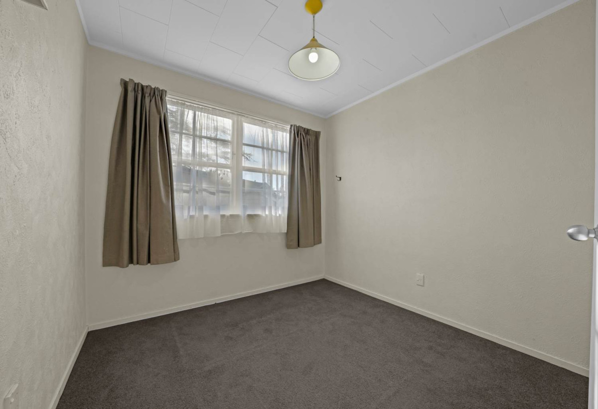 827m2 section, 3 beds 1 bath house with standalone garage, close to schools, seaside reserve, shops, motorway access, 0.5 km to Leabank School and James Cook High School, 1.6 km to Manurewa Intermediate, 27 Astor Place, Manurewa, Auckland