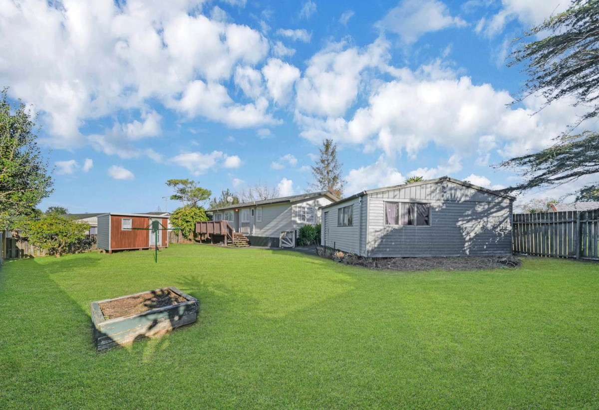 827m2 section, 3 beds 1 bath house with standalone garage, close to schools, seaside reserve, shops, motorway access, 0.5 km to Leabank School and James Cook High School, 1.6 km to Manurewa Intermediate, 27 Astor Place, Manurewa, Auckland