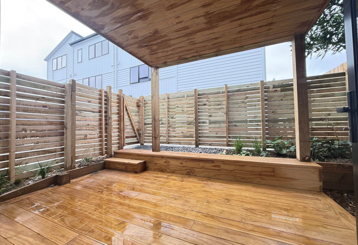 Brandnew 3 beds 2.5 baths home, walking distance to schools, Highland Park shopping centre, 0.8 km to Howick Primary School and Pakuranga College, 0.9 km to Howick Intermediate, 7/24 Aberfeldy Avenue, Highland Park, Auckland
