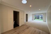 For rent, 3 beds 1.5 baths townhouse with garage, available 18th June, 44 Paretaiuru Crescent, Papakura, Auckland
