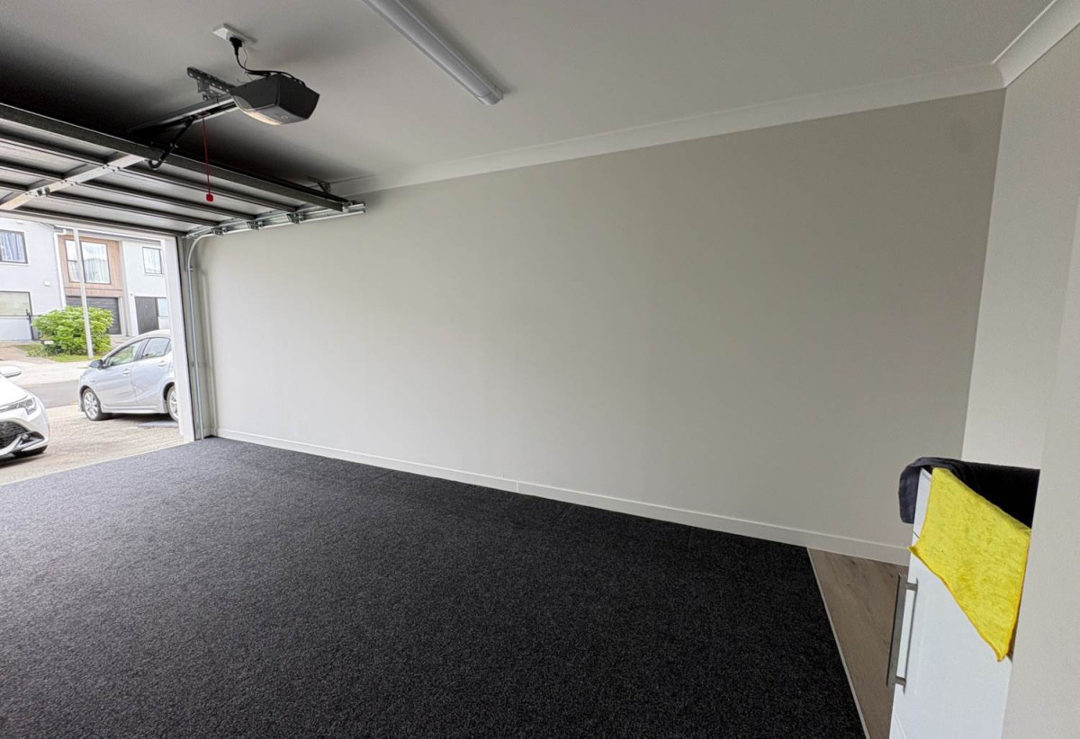 For rent, 3 beds 1.5 baths townhouse with garage, available 18th June, 44 Paretaiuru Crescent, Papakura, Auckland