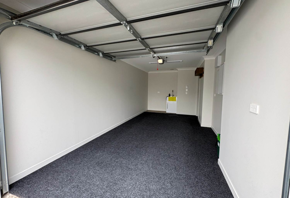 For rent, 3 beds 1.5 baths townhouse with garage, available 18th June, 44 Paretaiuru Crescent, Papakura, Auckland