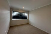 For rent, 3 beds 1.5 baths townhouse with garage, available 18th June, 44 Paretaiuru Crescent, Papakura, Auckland