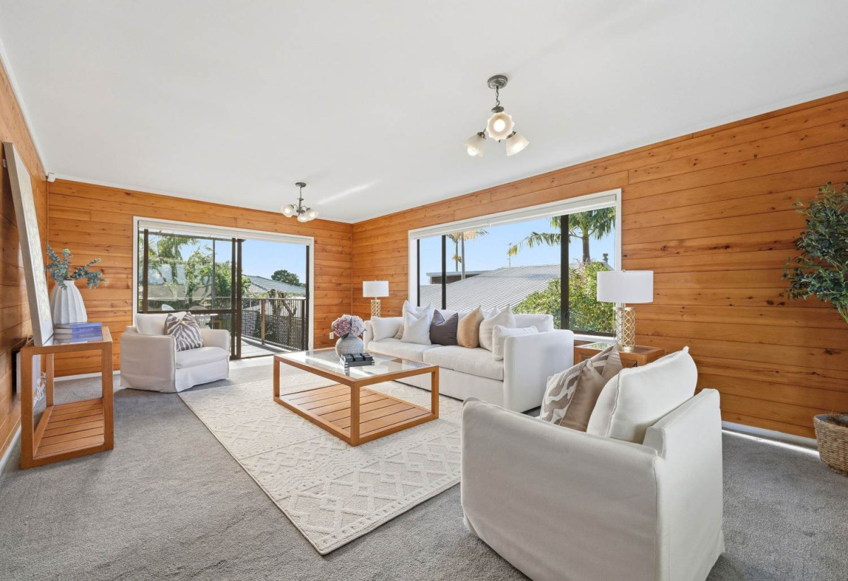 Sea Views, 640m2 section, 316m2 Brick 6 beds (2 ensuites) 4 baths house with double garage, close to schools, reserves, easy motorway access, 0.4 km to Marina View School, 0.9 km to Hobsonville School, 42 Westpark Drive, West Harbour, Auckland
