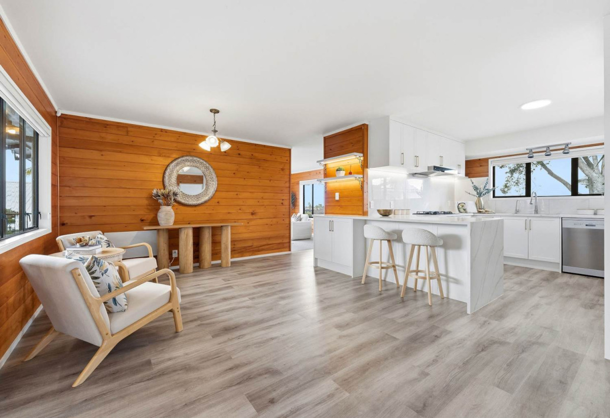 Sea Views, 640m2 section, 316m2 Brick 6 beds (2 ensuites) 4 baths house with double garage, close to schools, reserves, easy motorway access, 0.4 km to Marina View School, 0.9 km to Hobsonville School, 42 Westpark Drive, West Harbour, Auckland