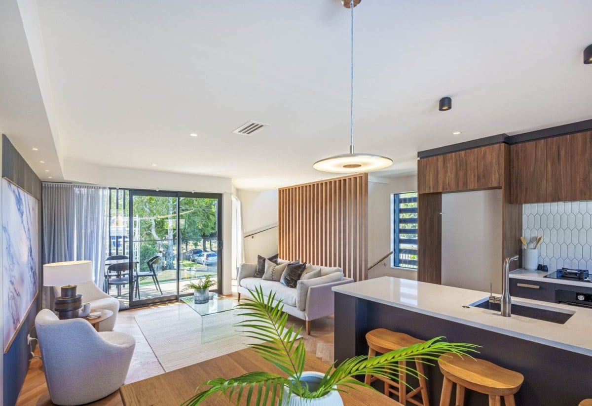 Double Grammar school zone, 4 beds (2ensuites) 3.5 baths home with garage, zoned for Auckland Grammar and Epsom Girls Grammar, as well as Cornwall Park Primary and Remuera Intermediate. within walking distance to supermarkets and moments, 1/16 Mapau Road, Greenlane, Auckland
