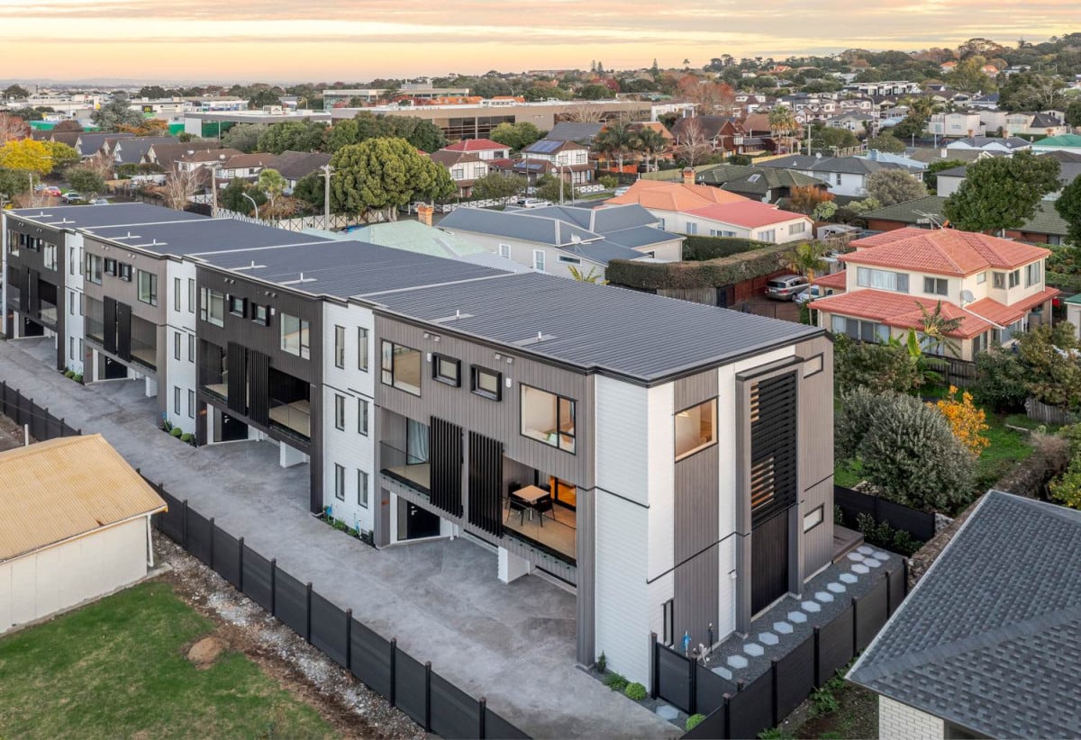 Double Grammar school zone, 4 beds (2ensuites) 3.5 baths home with garage, zoned for Auckland Grammar and Epsom Girls Grammar, as well as Cornwall Park Primary and Remuera Intermediate. within walking distance to supermarkets and moments, 1/16 Mapau Road, Greenlane, Auckland