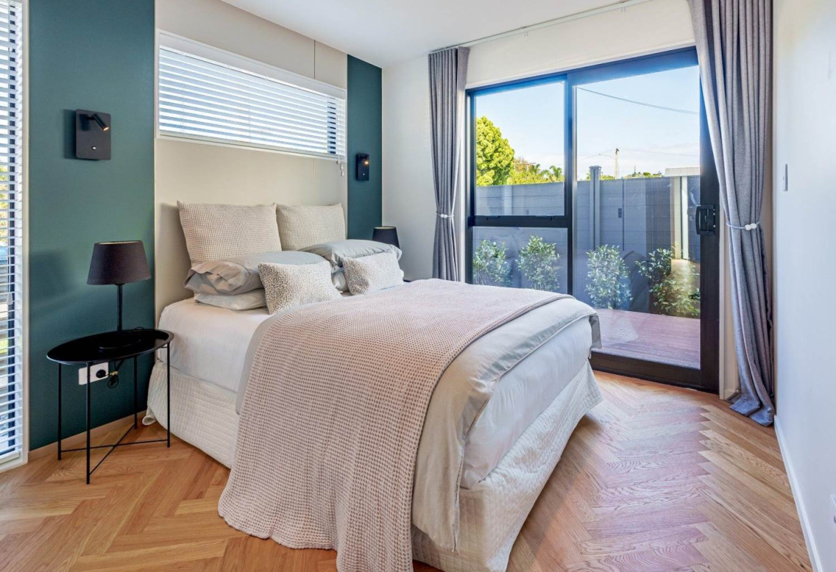 Double Grammar school zone, 4 beds (2ensuites) 3.5 baths home with garage, zoned for Auckland Grammar and Epsom Girls Grammar, as well as Cornwall Park Primary and Remuera Intermediate. within walking distance to supermarkets and moments, 1/16 Mapau Road, Greenlane, Auckland