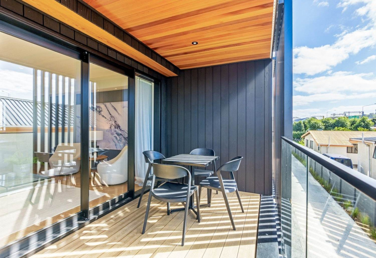 Double Grammar school zone, 4 beds (2ensuites) 3.5 baths home with garage, zoned for Auckland Grammar and Epsom Girls Grammar, as well as Cornwall Park Primary and Remuera Intermediate. within walking distance to supermarkets and moments, 1/16 Mapau Road, Greenlane, Auckland
